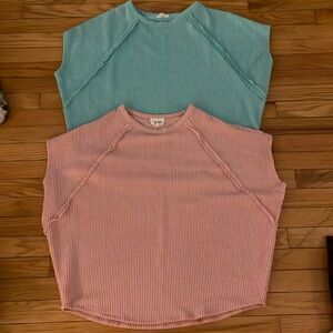 2 Andree by Unit Dolman Tops Medium